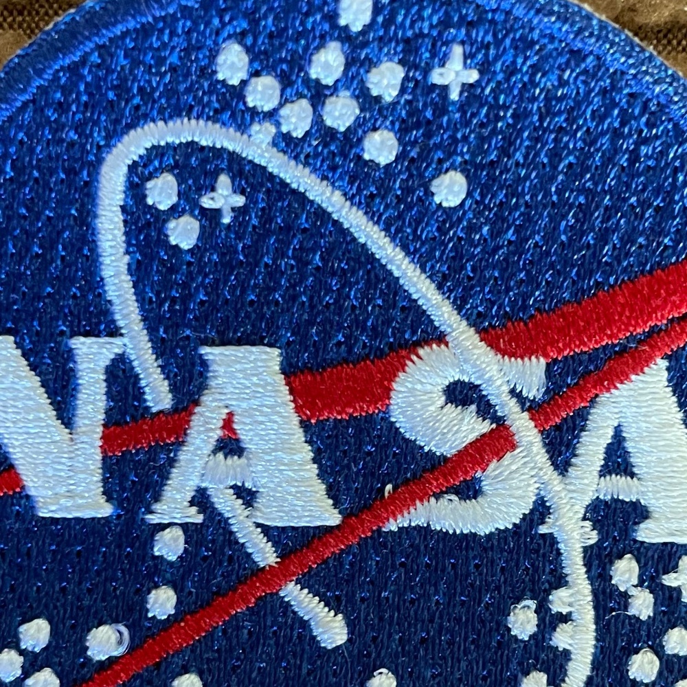 For space explorers - Collectible Magnet and Patch from NASA Jet Propulsion Lab - Picture 5 of 7